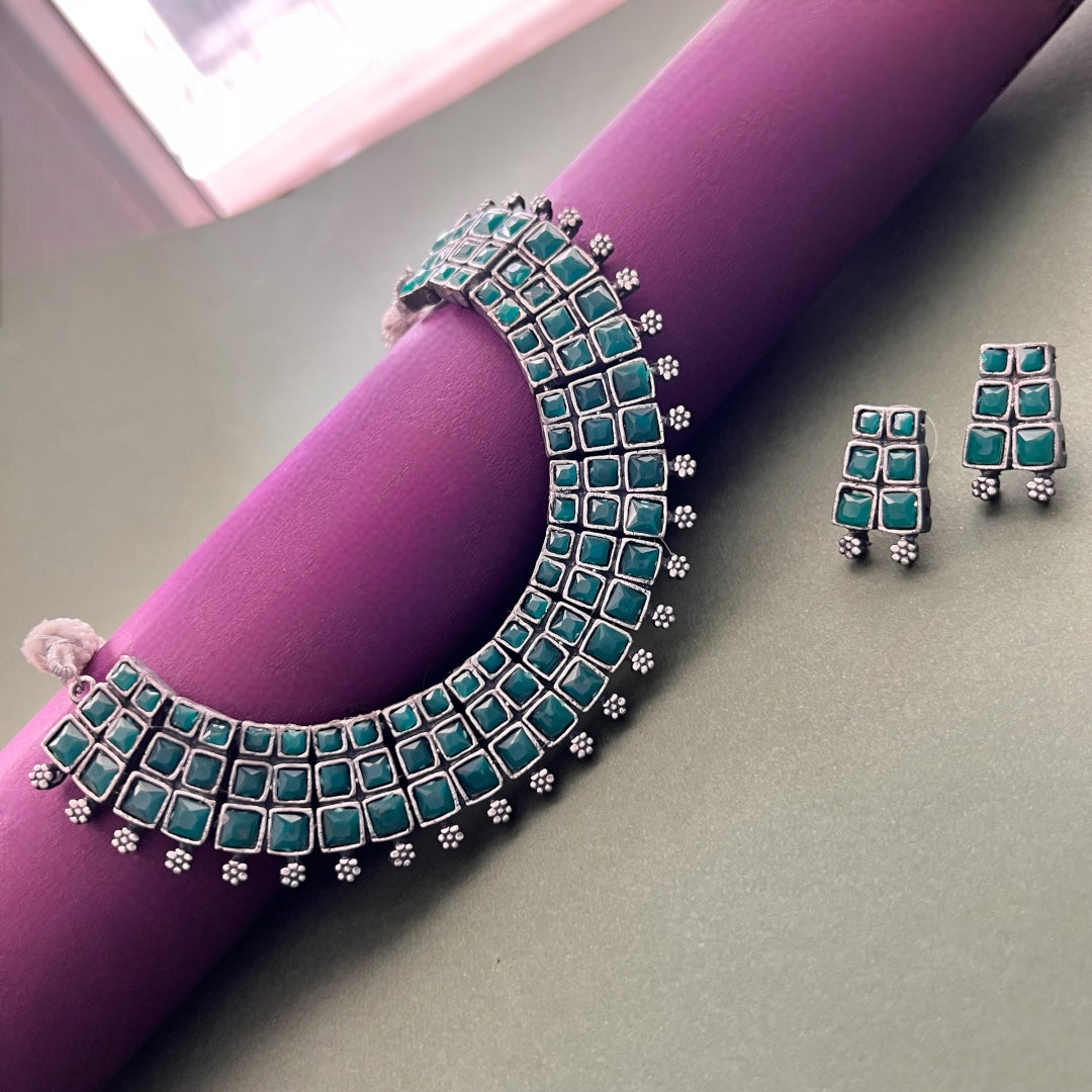 THIRA ANTIQUE SILVER LOOK ALIKE SEMI HANDMADE KIDS SET NECKLACE WITH EARRING NL17