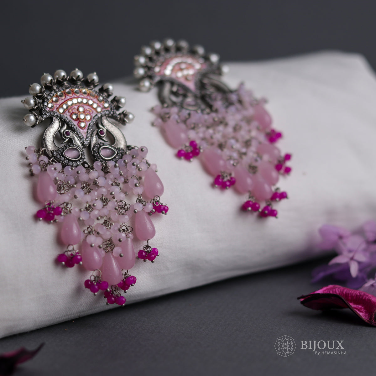 HANDMADE TWILIGHT SEMI HANDMADE HANDPAINTED MONALISA AND BEADED EARRING ER40