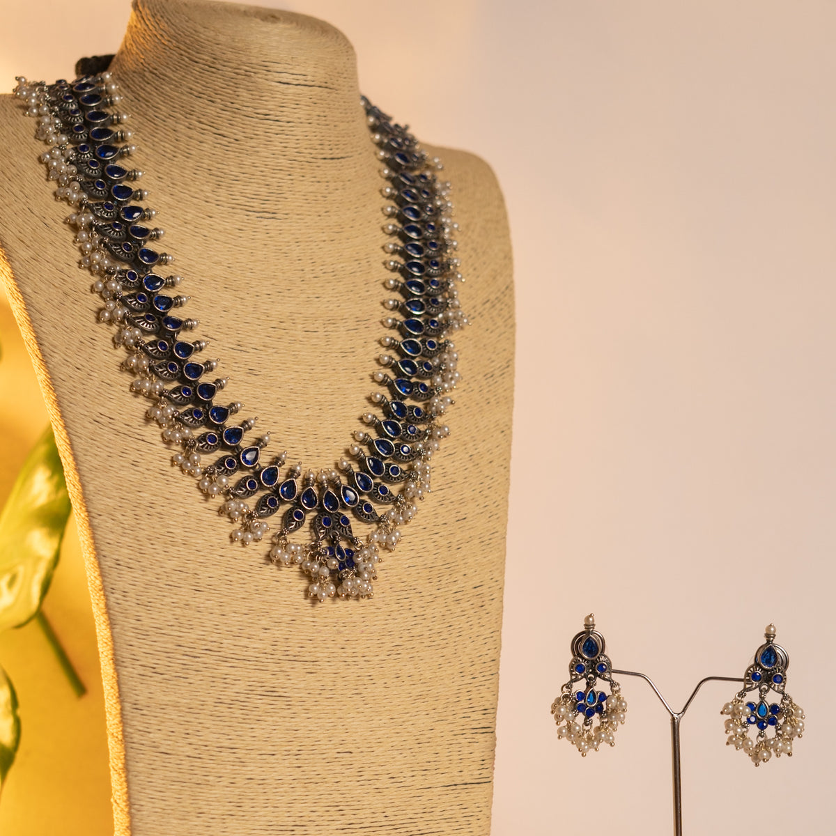 NIRA SILVER LOOK ALIKE CLASSIC ANTIQUE MALA WITH EARRINGS ML18