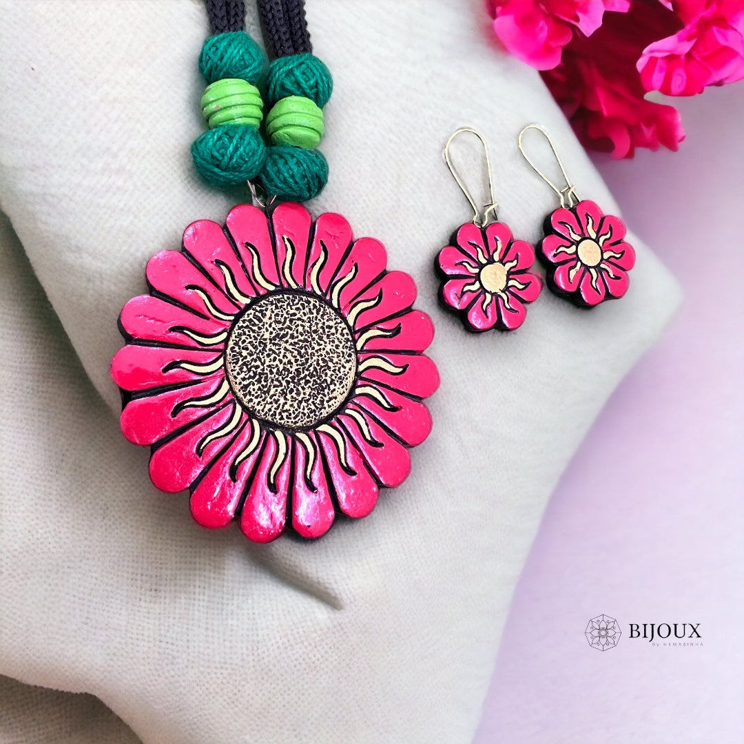 FLEUR ROUGE ET BLANC TERRACOTTA NECKLACE WITH EARRINGS TR21