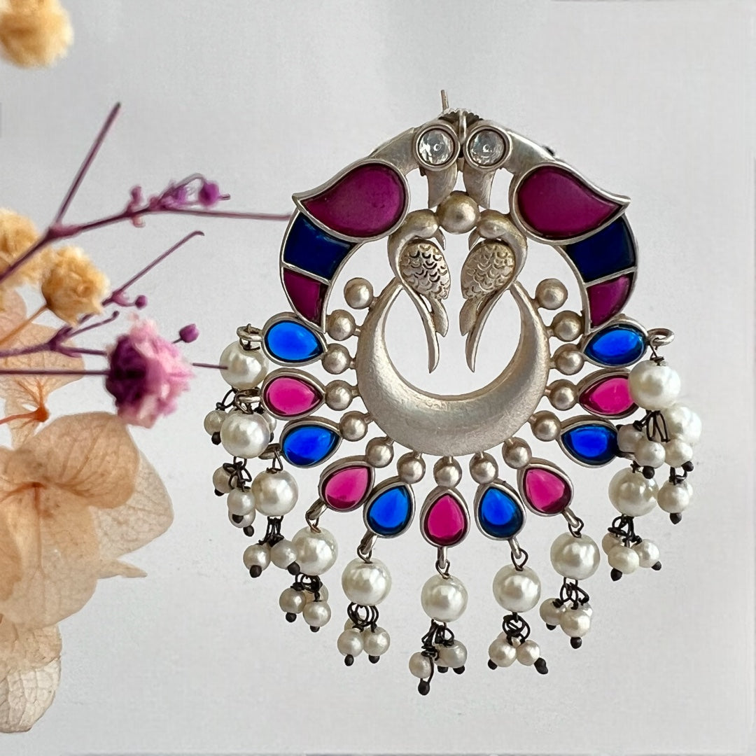 PEA FEATHER SILVER LOOK ALIKE HANDMADE EARRINGS ER524