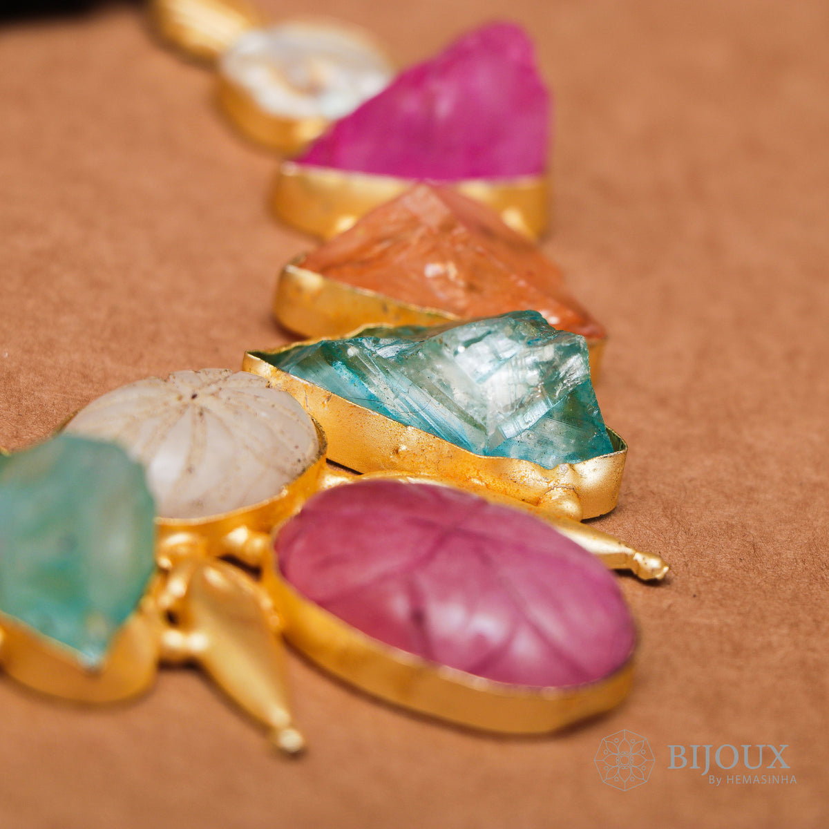 RICA RAW STONE HANDMADE GOLD TONED RUSTIC FINISH NECKLACE NL91