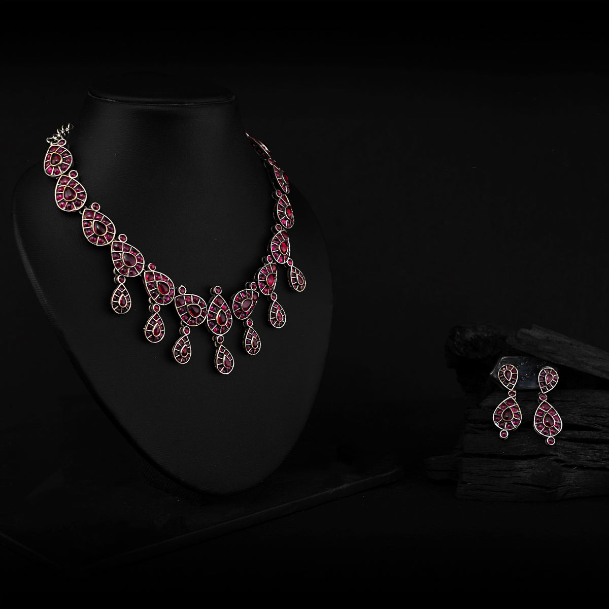 VISHIKA FAUX SILVER PREMIUM SEMI HANDMADE NECKLACE WITH EARRINGS NL130