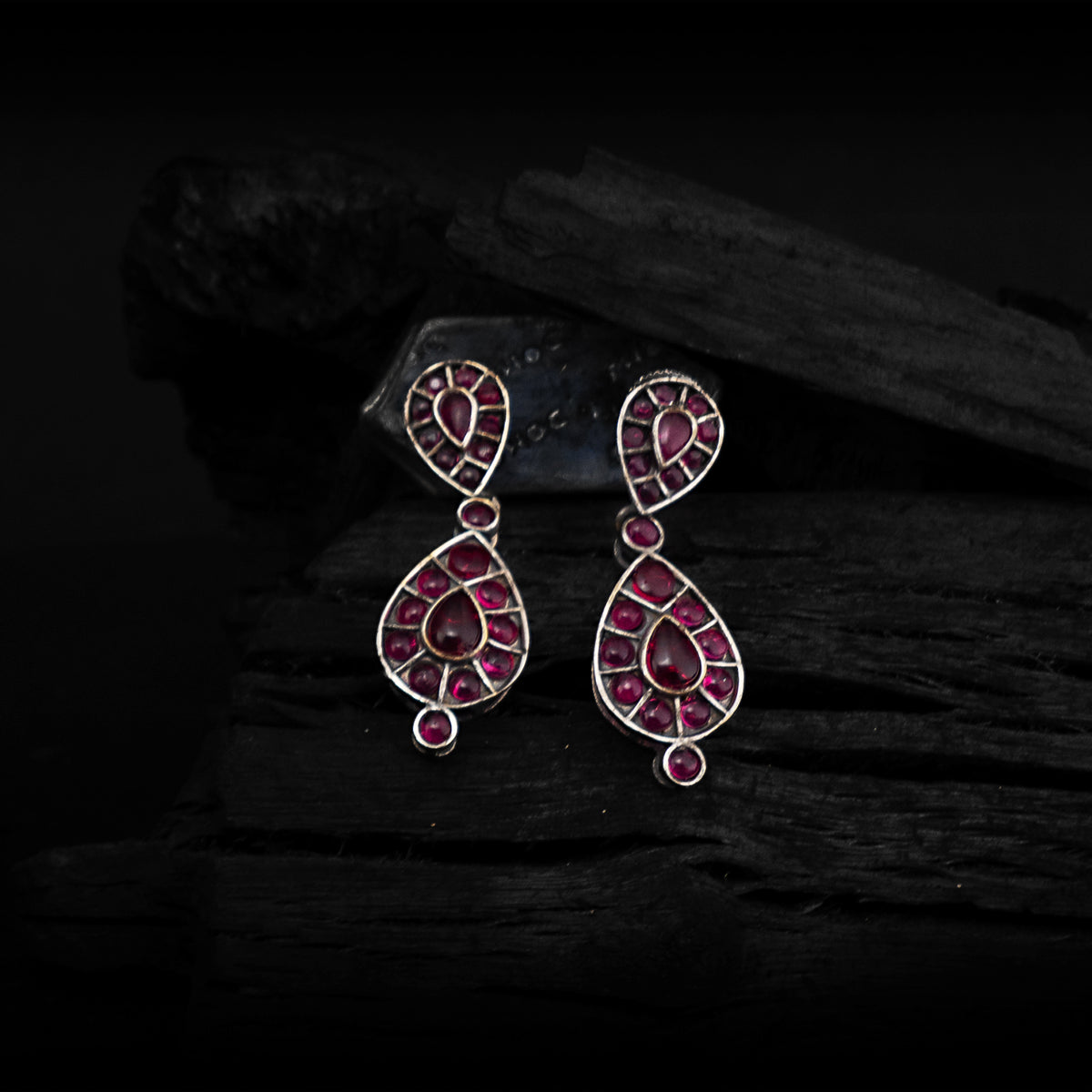 VISHIKA FAUX SILVER PREMIUM SEMI HANDMADE NECKLACE WITH EARRINGS NL130