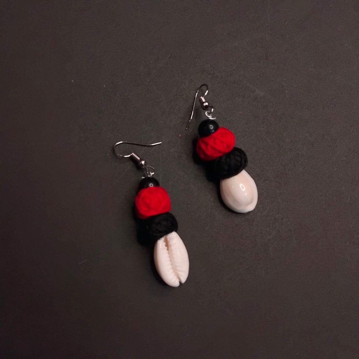 NIMISHA FABRIC AND BEADS HANDMADE AND HANDSTICHED MALA/ NECKPIECE ML90