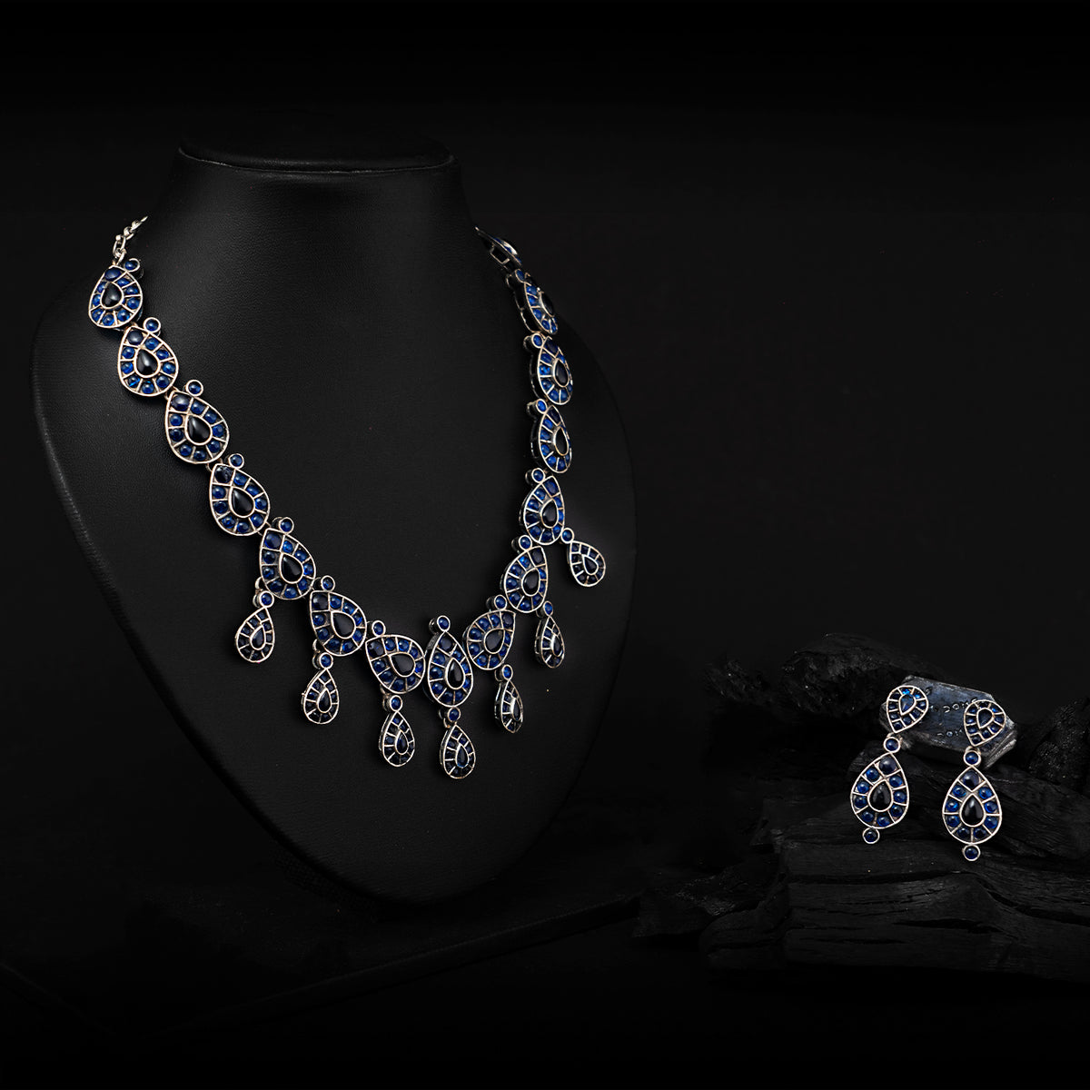 VISHIKA FAUX SILVER PREMIUM SEMI HANDMADE NECKLACE WITH EARRINGS NL130