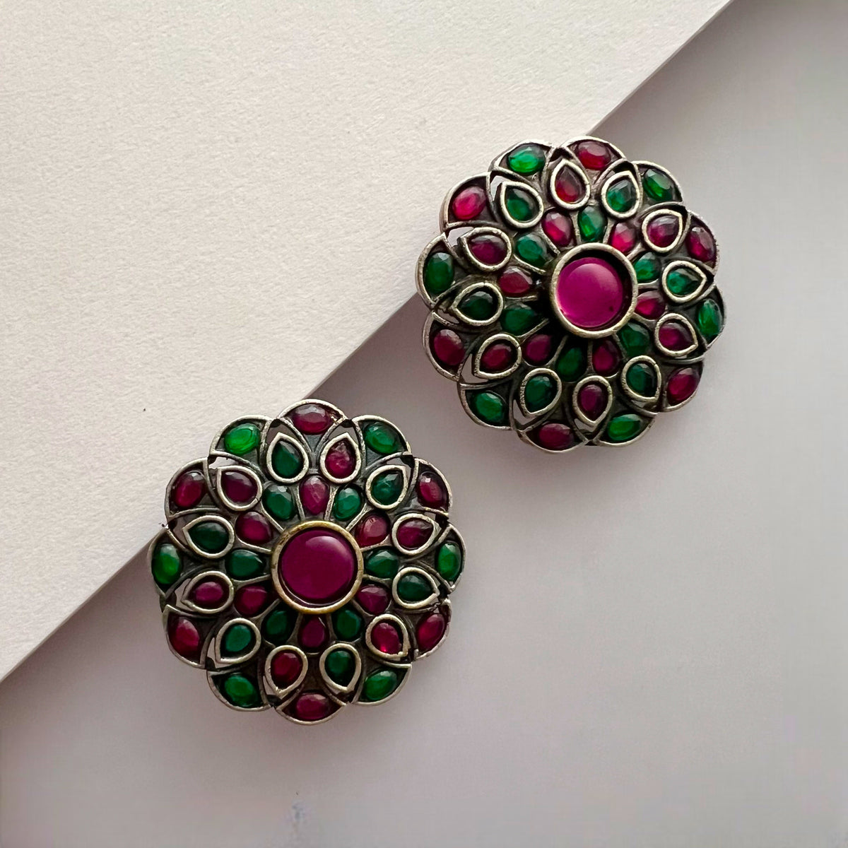 BRUNDHA FAUX SILVER SEMI HANDMADE ANTIQUE NECKPIECE/NECKLACE WITH EARRING NL262