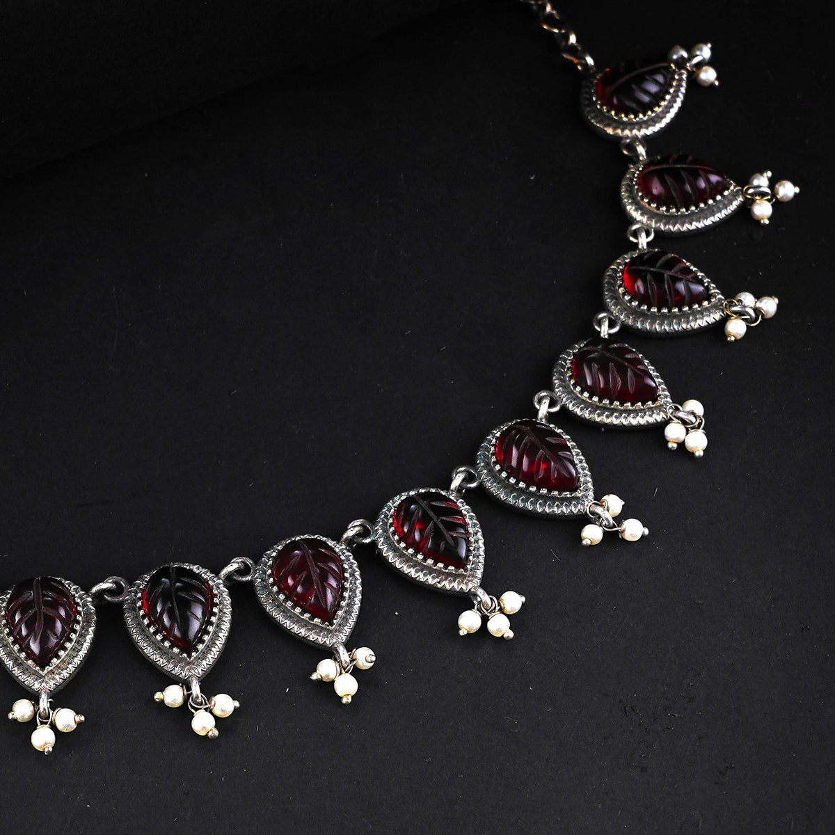 RELIKA FAUX SILVER BIJOUX PREMIUM AND EXCLUSIVE CARVING STONE SEMI HANDMADE CARVING NECKLACE WITH EARRINGS NL135