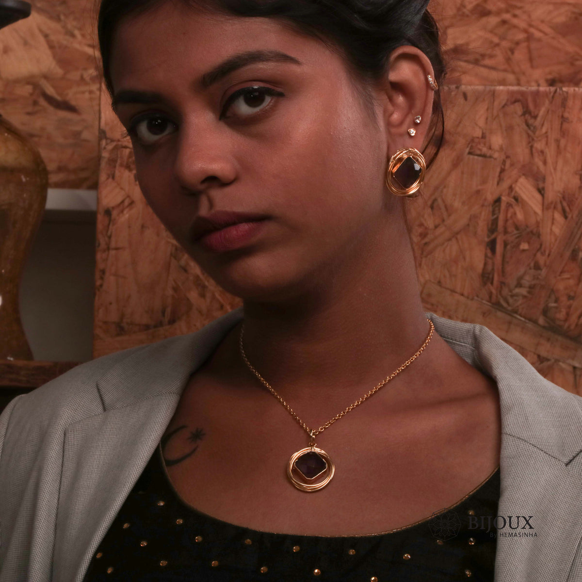 RILEY HANDMADE HAND HAMMERED  GOLD TONED NECKLAC AND EARRINGS OF12