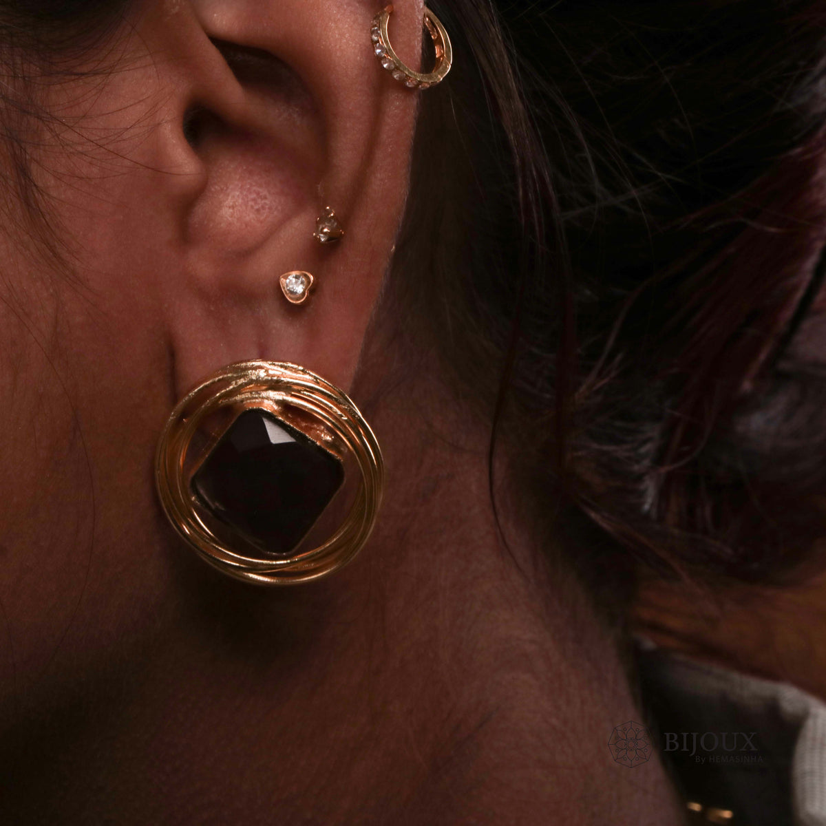 RILEY HANDMADE HAND HAMMERED  GOLD TONED NECKLAC AND EARRINGS OF12