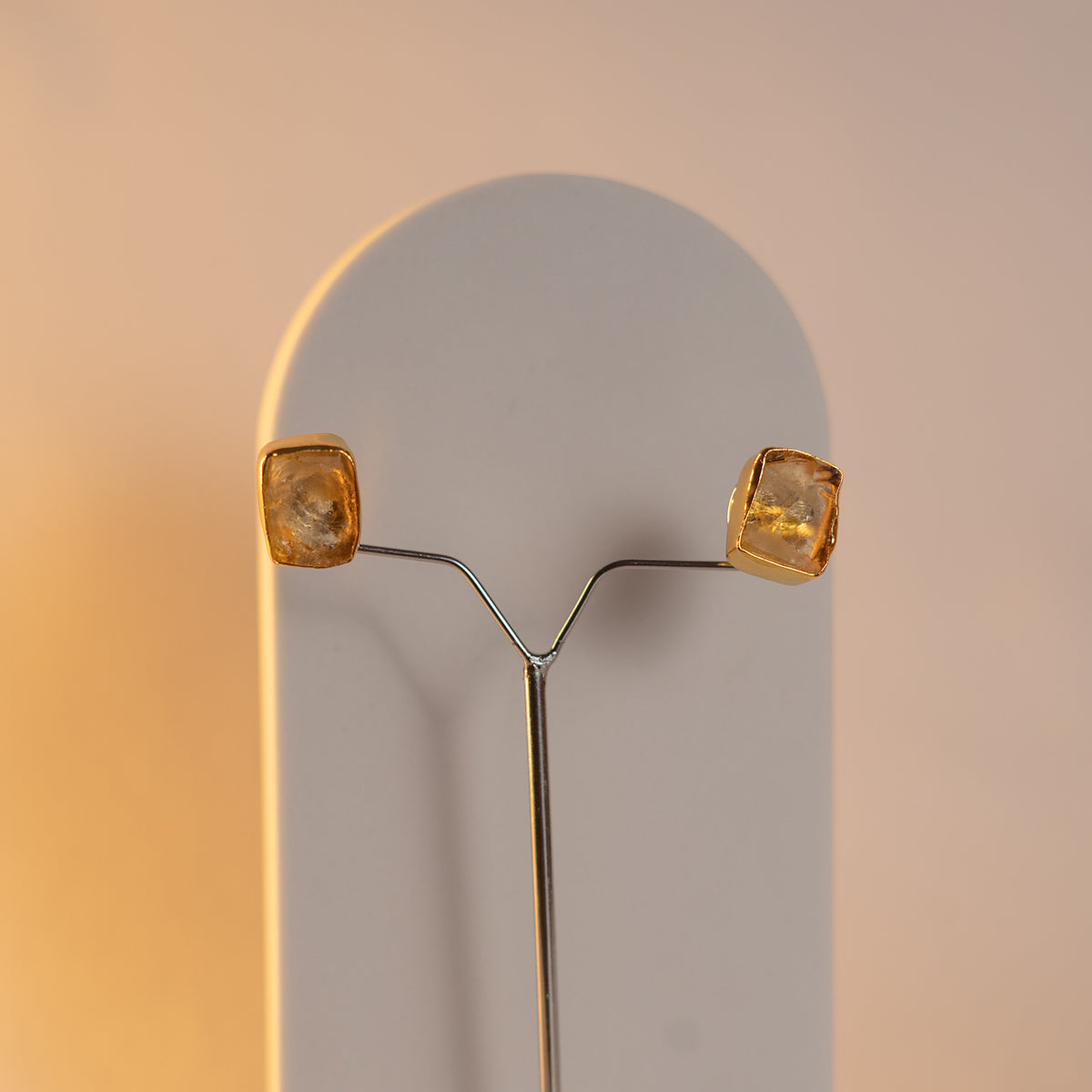 VENKAT BIJOUX, HANDCRAFTED TURQUOISE, MOP SHELL, AND RAW SATONE MALA WITH EARRINGS ML168