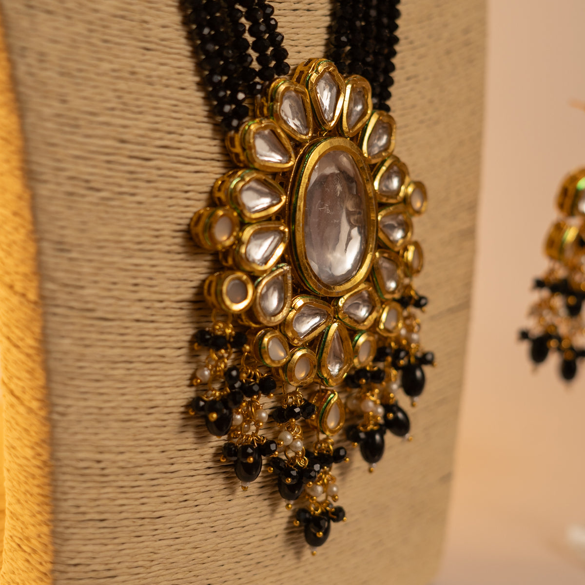 DISHIRA CRYSTAL HANDMADE  MALA WITH EARRING ML10