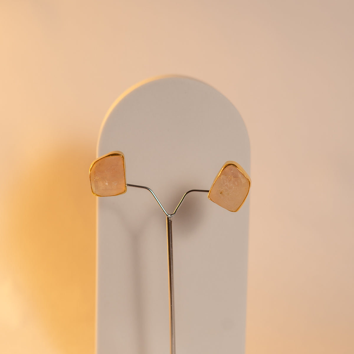 VENKAT BIJOUX, HANDCRAFTED TURQUOISE, MOP SHELL, AND RAW SATONE MALA WITH EARRINGS ML168