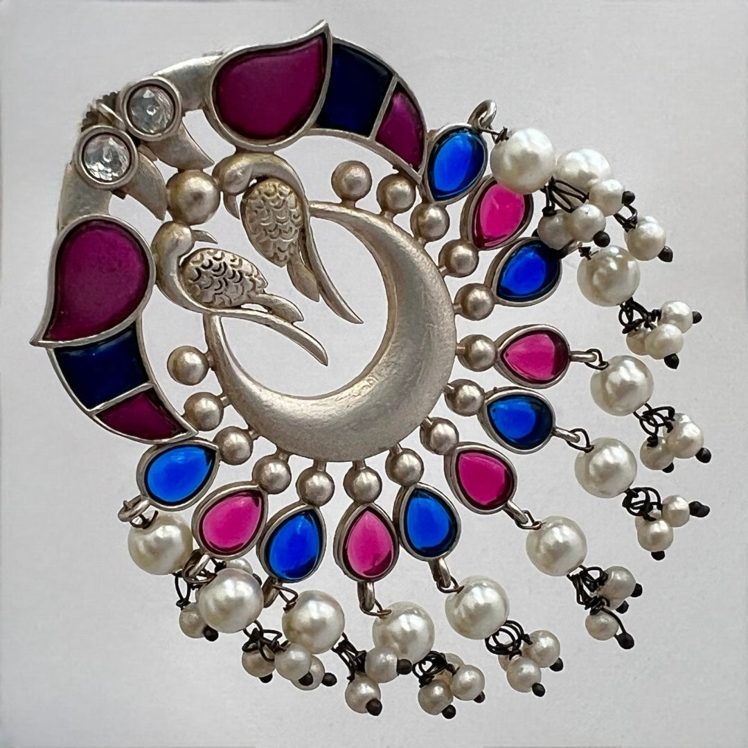 PEA FEATHER SILVER LOOK ALIKE HANDMADE EARRINGS ER524