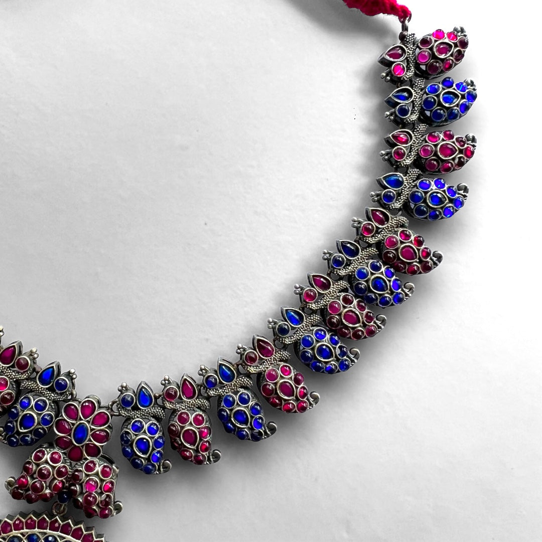 MOULITHA FAUX SILVER PREMIUM SEMI HANDMADE CARVING NECKLACE WITH EARRINGS NL132