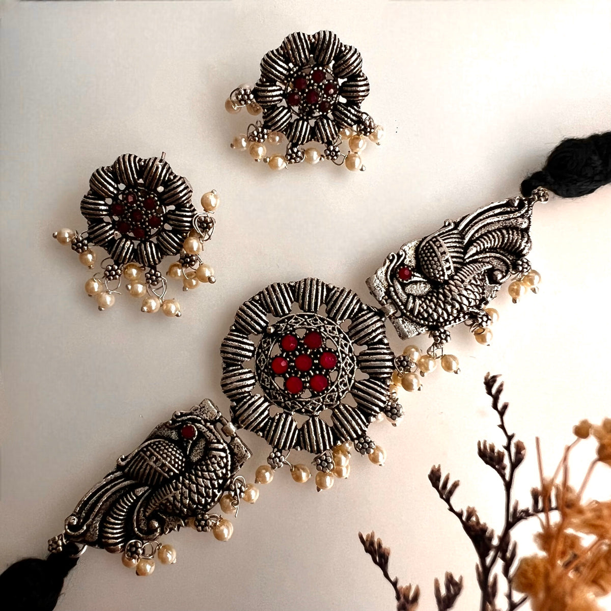 VIRA SILVER LOOK ALIKE RAW AND RUSTIC SEMI HANDMADE STATEMENT CHOKER / NECKPIECE CH58