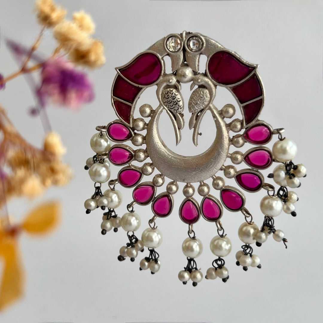 PEA FEATHER SILVER LOOK ALIKE HANDMADE EARRINGS ER524