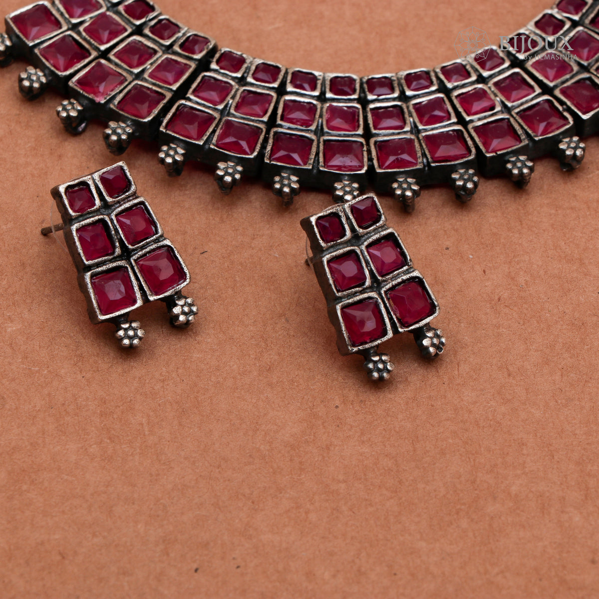 THIRA ANTIQUE SILVER LOOK ALIKE SEMI HANDMADE KIDS SET NECKLACE WITH EARRING NL17