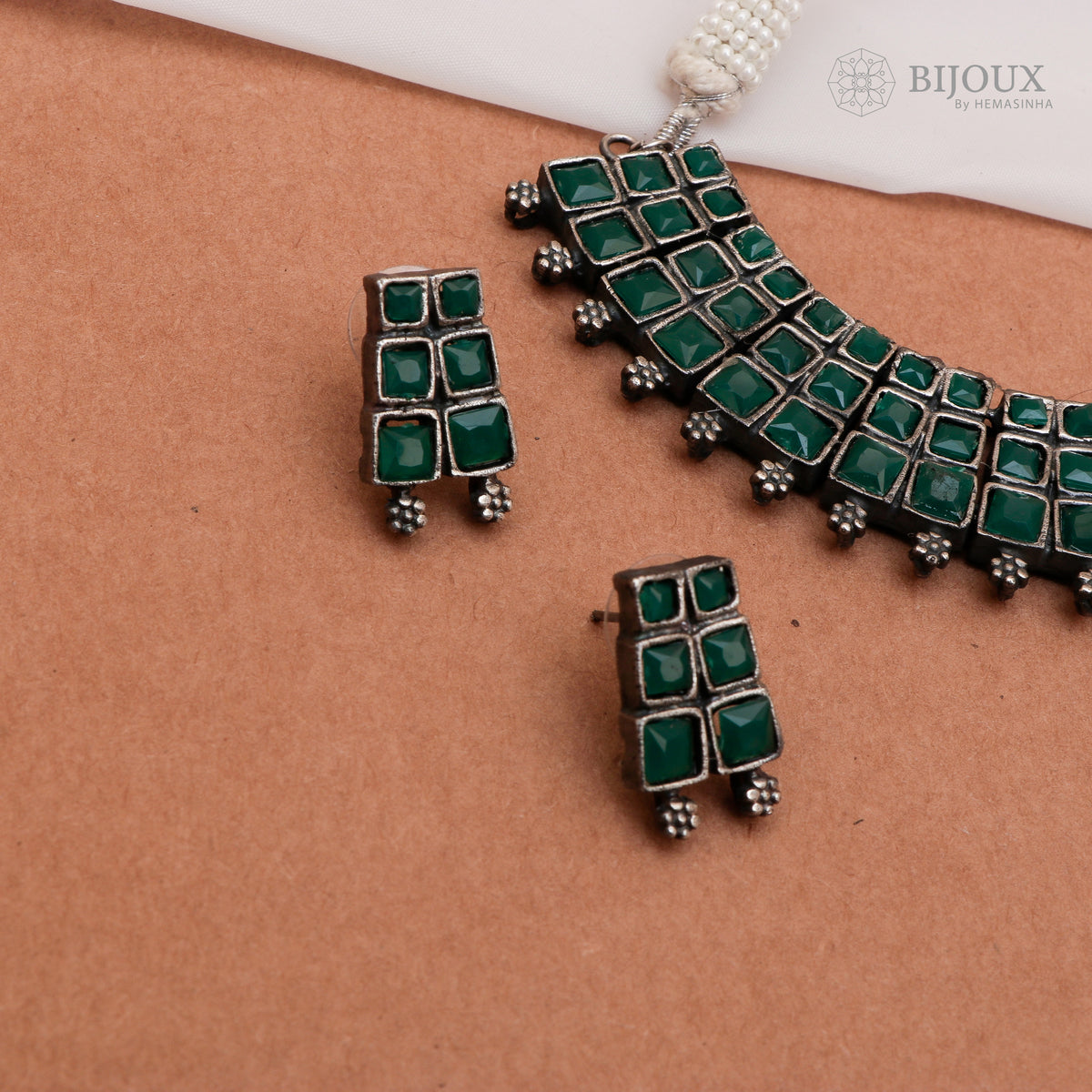 THIRA ANTIQUE SILVER LOOK ALIKE SEMI HANDMADE KIDS SET NECKLACE WITH EARRING NL17