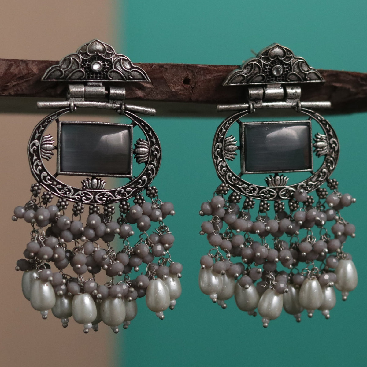 ZEPHYR SEMIHANDMADE BEADED OXIDIZED DANGLER EARRING ER104