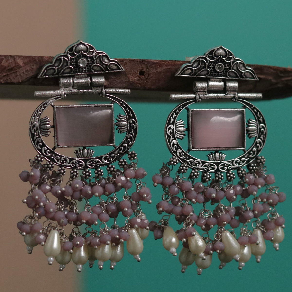 ZEPHYR SEMIHANDMADE BEADED OXIDIZED DANGLER EARRING ER104