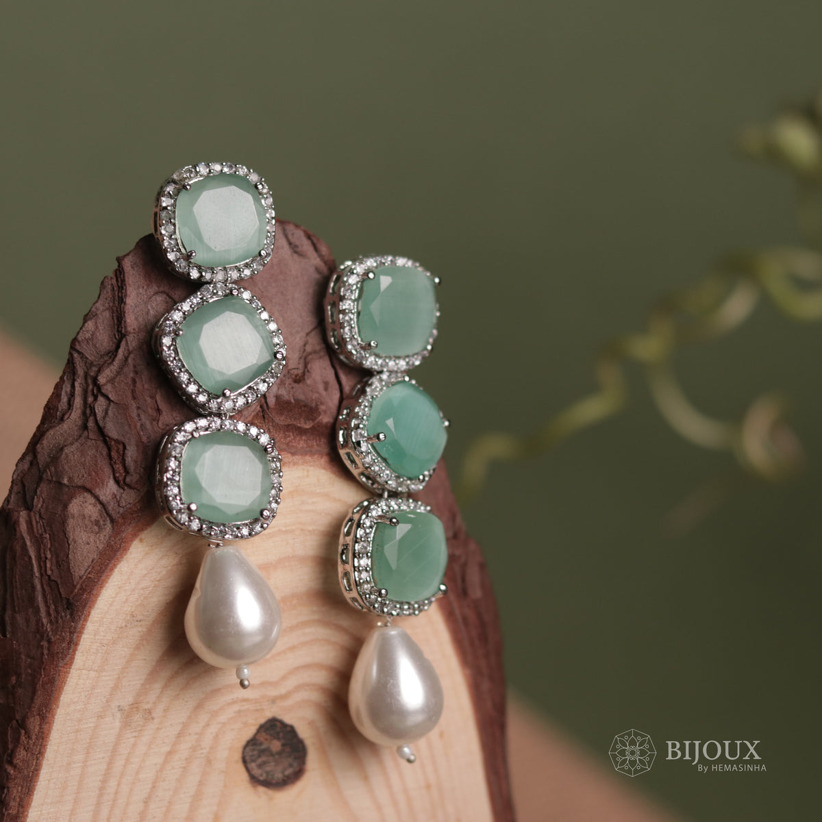 AD STONE SPLENDOUR VICTORIAN SEMI HANDMADE NECKLACE NL42