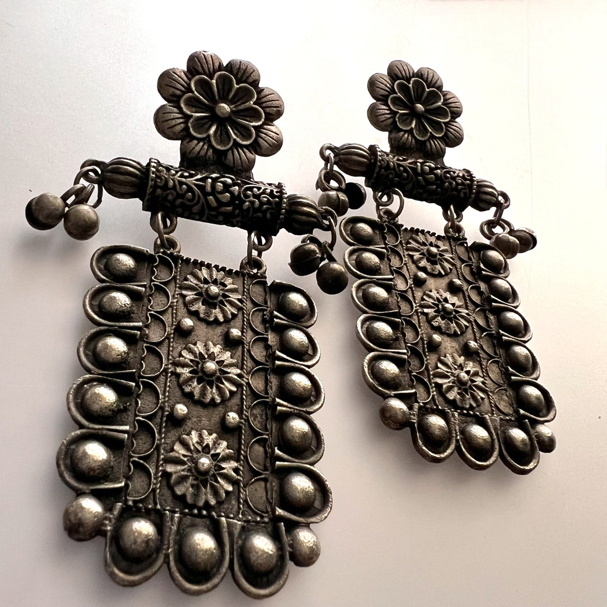 VIJAYA AFGHANI RAW AND RUSTIC AND VINTAGE EARRING AF57