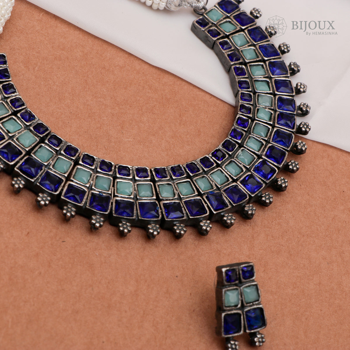 THIRA ANTIQUE SILVER LOOK ALIKE SEMI HANDMADE KIDS SET NECKLACE WITH EARRING NL17