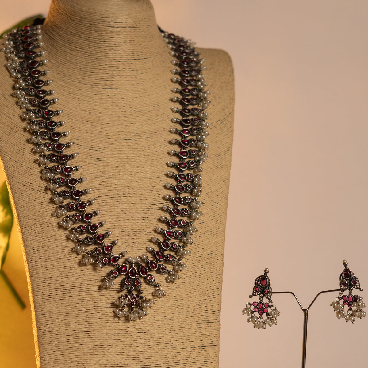 THIRA SILVER LOOK ALIKE CLASSIC ANTIQUE MALA WITH EARRINGS ML45