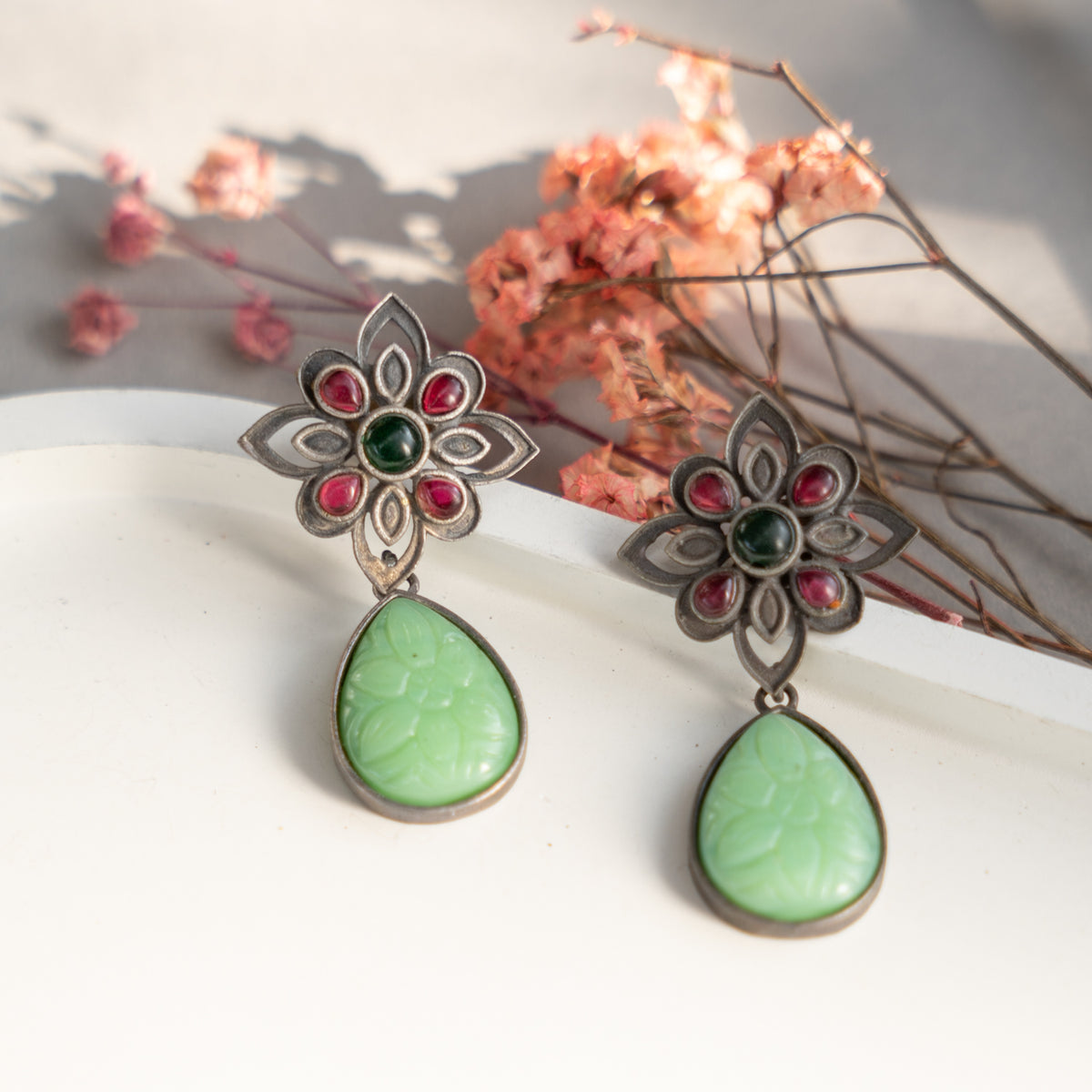 SHERAH FAUX SILVER SEMI HANDMADE ANTIQUE CARVING STONE EARRINGS ER803