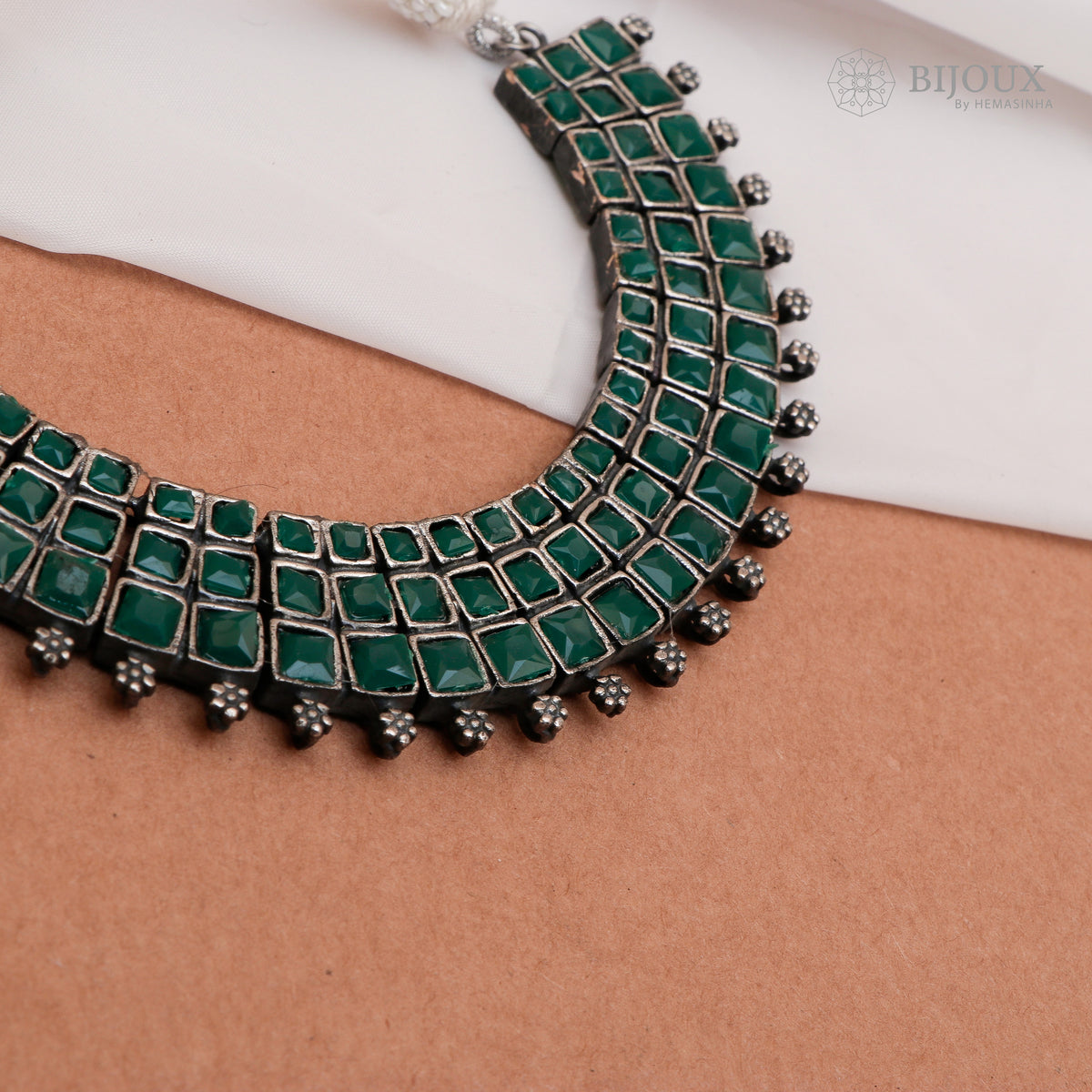 THIRA ANTIQUE SILVER LOOK ALIKE SEMI HANDMADE KIDS SET NECKLACE WITH EARRING NL17