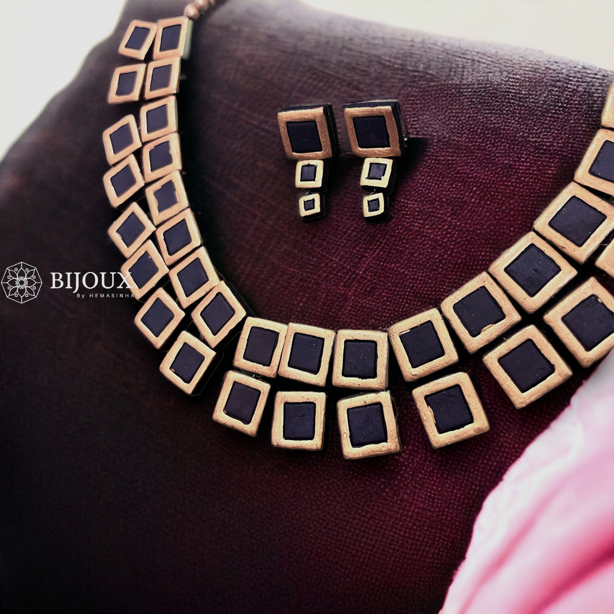 DUAL SQUARE TERRACOTTA NECKLACE WITH EARRING TR09