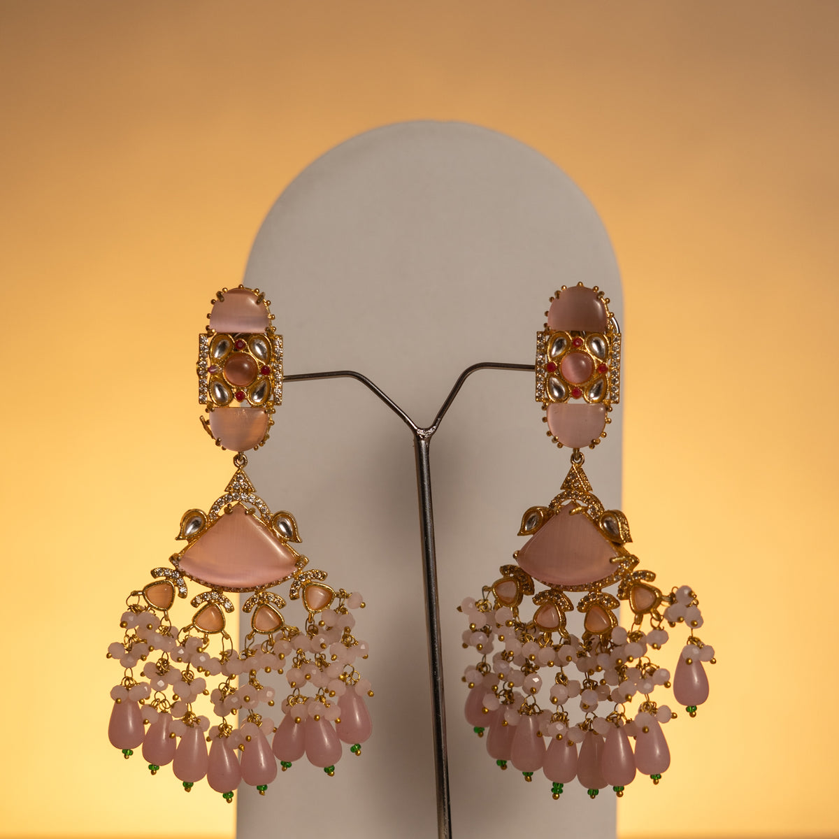 VIVAHA SEMI HANDMADE GOLD TONED MONALISA NECKLACE SET WITH TIKKA NL58