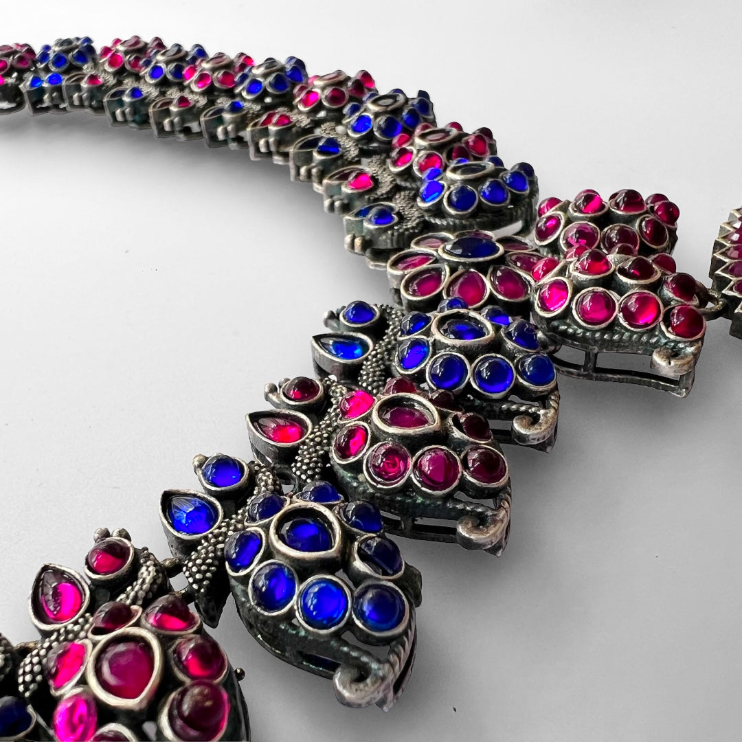 MOULITHA FAUX SILVER PREMIUM SEMI HANDMADE CARVING NECKLACE WITH EARRINGS NL132