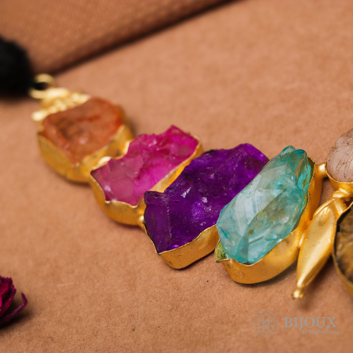 RICA RAW STONE HANDMADE GOLD TONED RUSTIC FINISH NECKLACE NL91