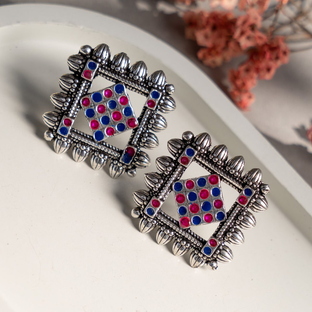 BOWIE OXIDIZED ANTIQUE FINISH SEMI HANDMADE EARRINGS/STUDS ER796