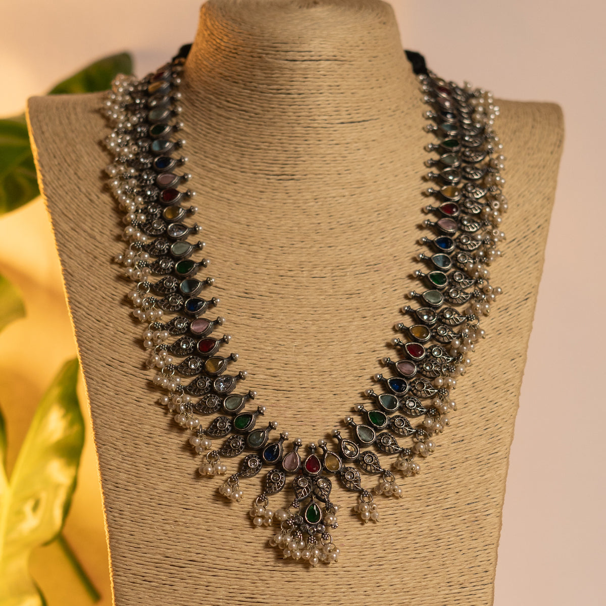 NIRA SILVER LOOK ALIKE CLASSIC ANTIQUE MALA WITH EARRINGS ML18