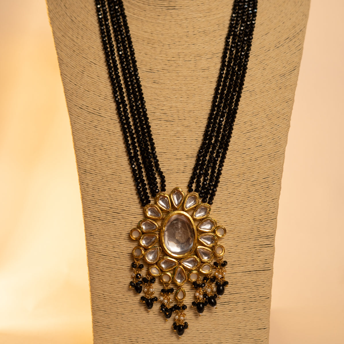 DISHIRA CRYSTAL HANDMADE  MALA WITH EARRING ML10