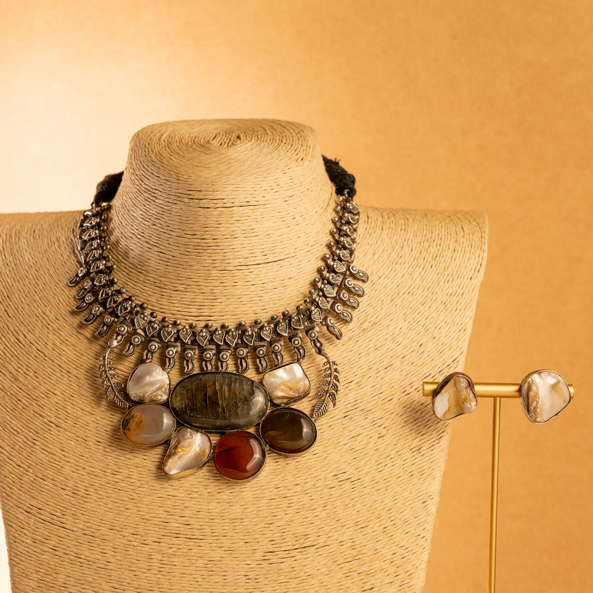 HINOSHA RAW STONE HANDMADE FAUX SILVER  RUSTIC FINISH NECKLACE NL74