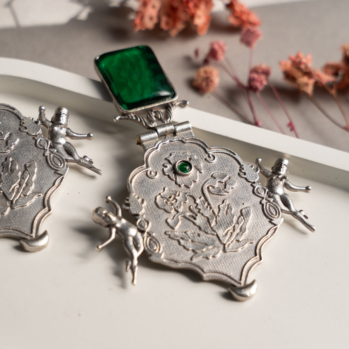 DEEPALI FAUX SILVER ANTIQUE SEMI HANDMADE MONALISA STONE EARRINGS ER754