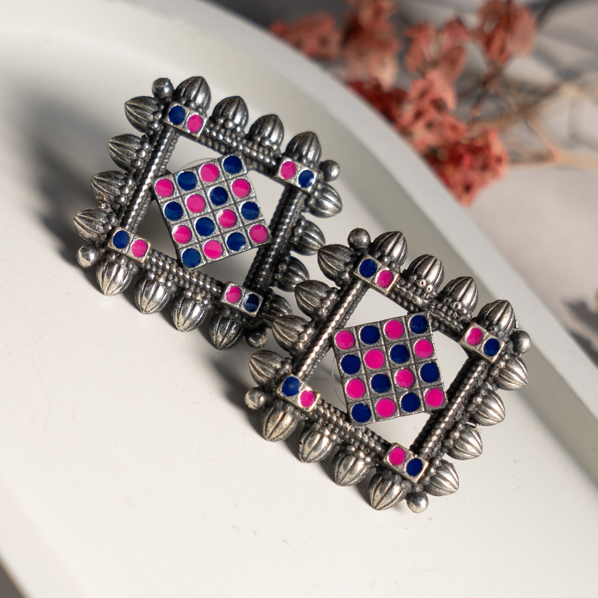 BOWIE OXIDIZED ANTIQUE FINISH SEMI HANDMADE EARRINGS/STUDS ER796