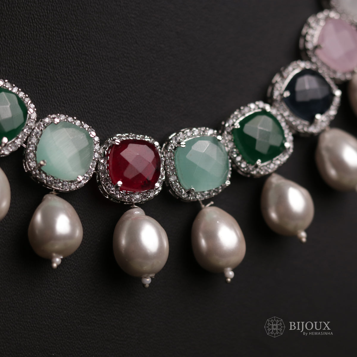 AD STONE SPLENDOUR VICTORIAN SEMI HANDMADE NECKLACE NL42