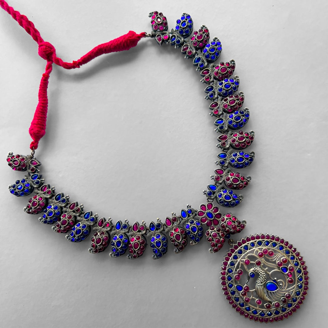 MOULITHA FAUX SILVER PREMIUM SEMI HANDMADE CARVING NECKLACE WITH EARRINGS NL132