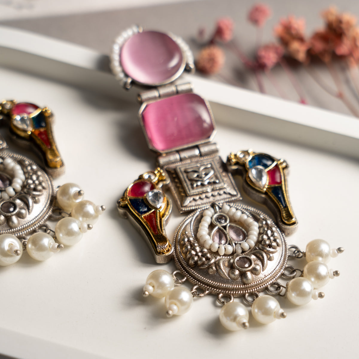 AISHU FAUX SILVER SEMI HANDMADE MONALISA STONE EARRINGS ER719