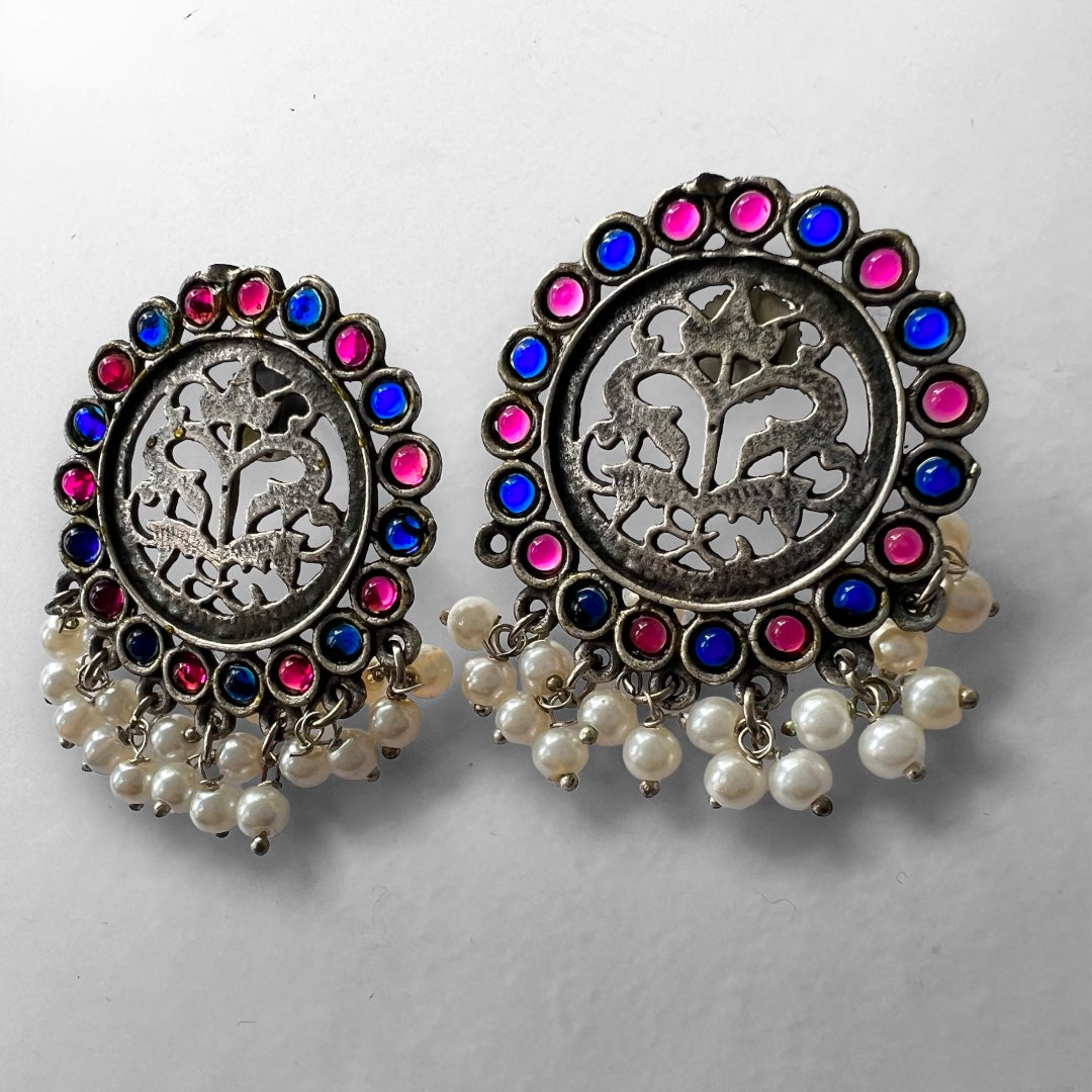 MOULITHA FAUX SILVER PREMIUM SEMI HANDMADE CARVING NECKLACE WITH EARRINGS NL132