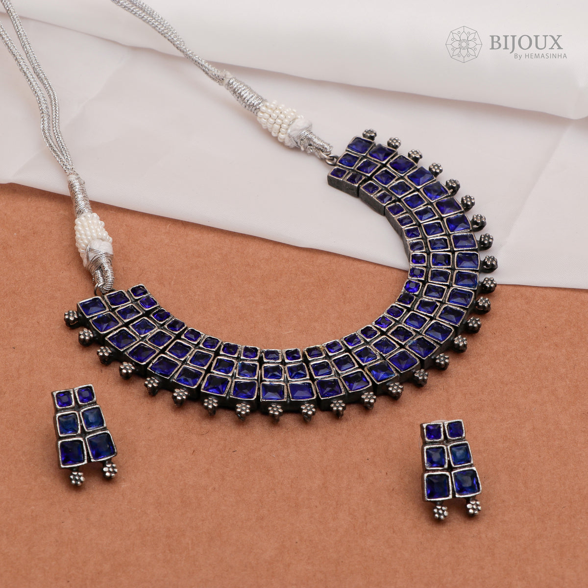 THIRA ANTIQUE SILVER LOOK ALIKE SEMI HANDMADE KIDS SET NECKLACE WITH EARRING NL17