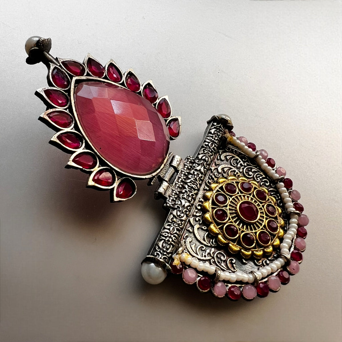 REETA SILVER LOOK ALIKE SEMI-HANDMADE EARRINGS ER217