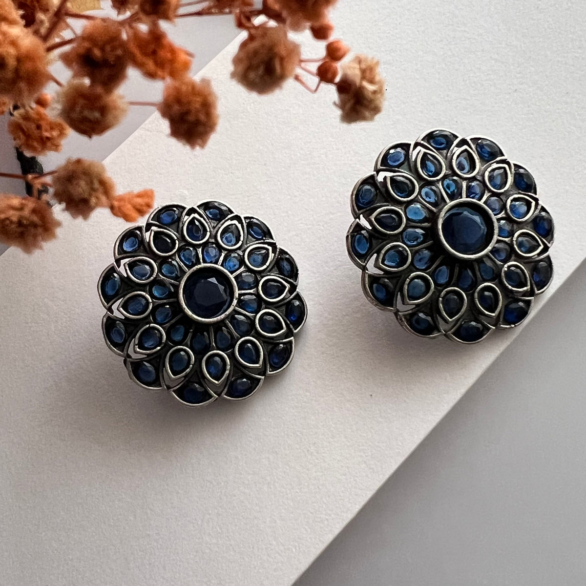 BRUNDHA FAUX SILVER SEMI HANDMADE ANTIQUE NECKPIECE/NECKLACE WITH EARRING NL262