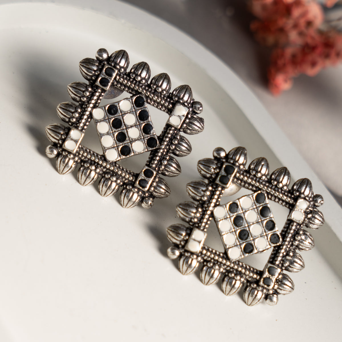 BOWIE OXIDIZED ANTIQUE FINISH SEMI HANDMADE EARRINGS/STUDS ER796