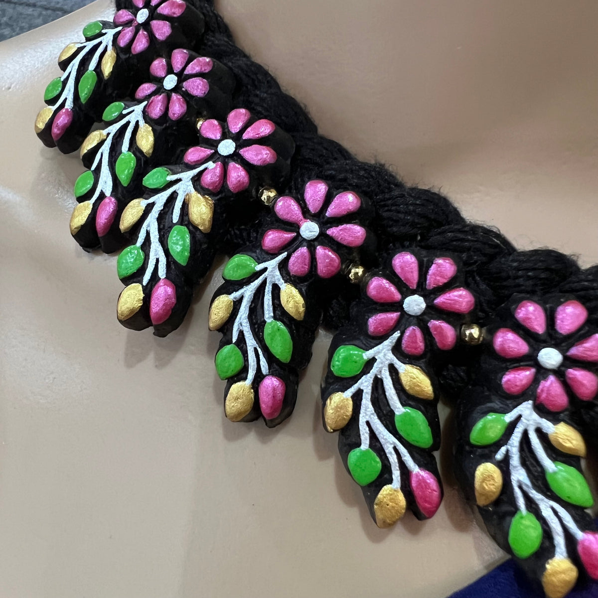 CLASSIC EVERLASTING GARLAND TEROCOTTA  NECKLACE WITH EARRINGS TR25